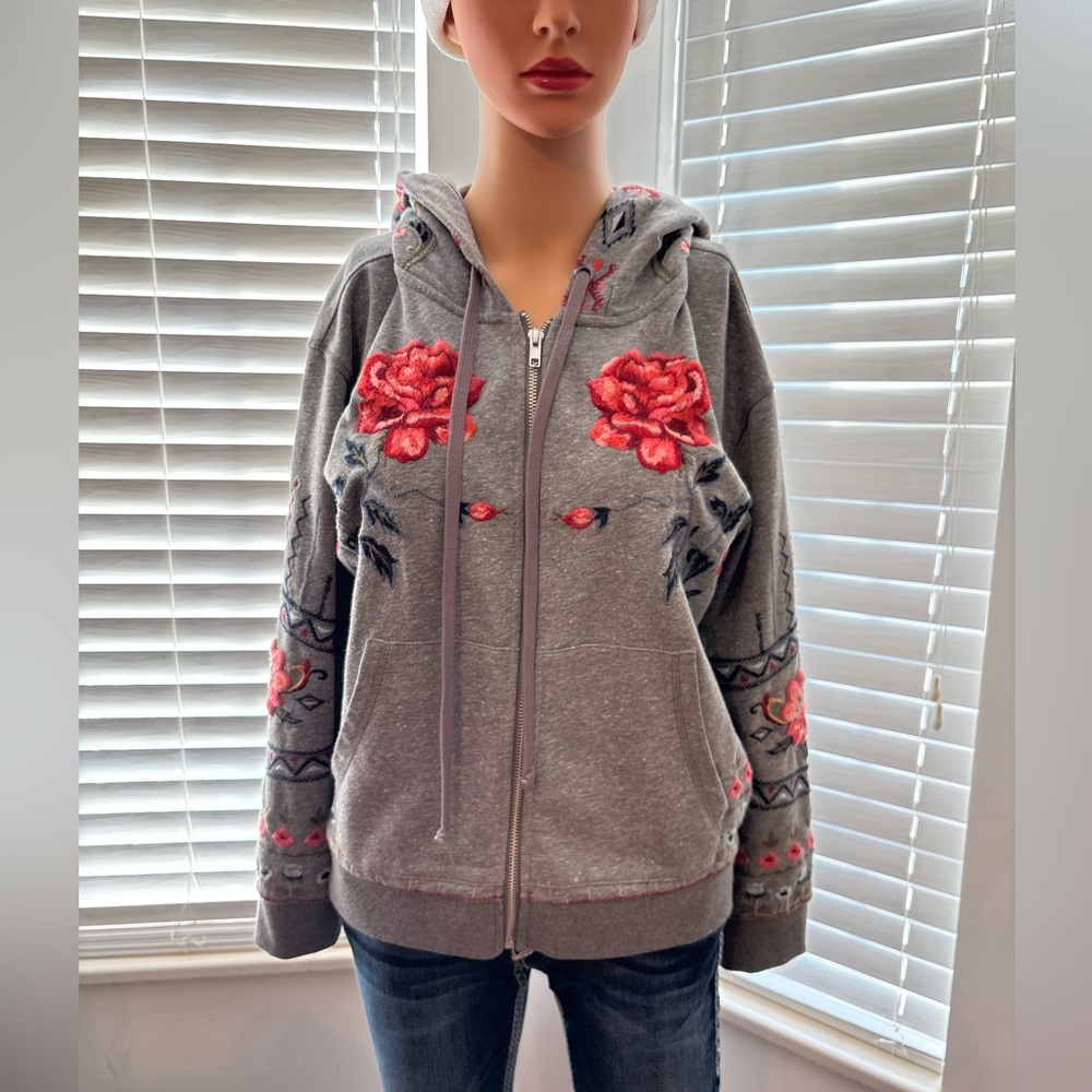 DRIFTWOOD Floral Embroidered Hoodie Size Small ❤️